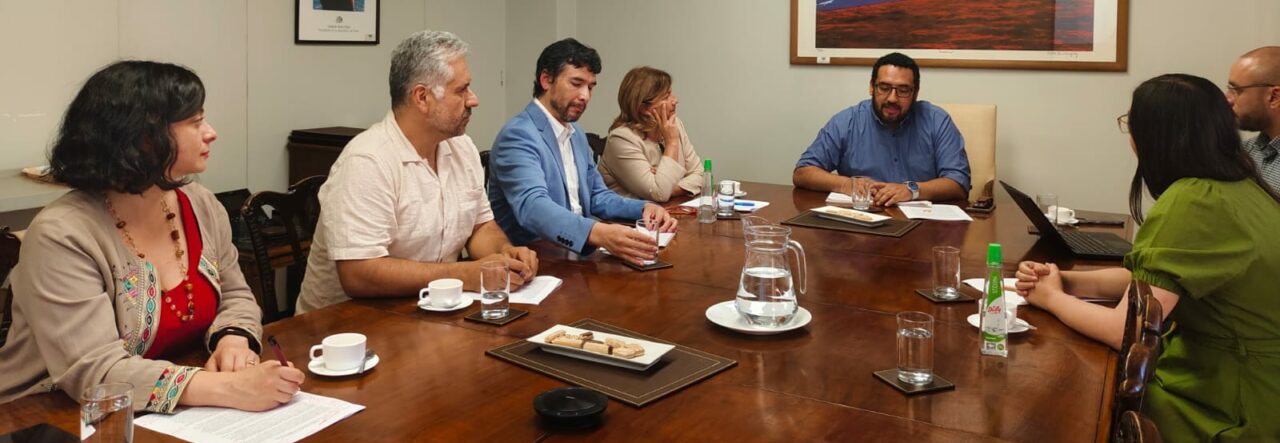 Académico presenta resultados de informe sobre Formación Inicial Docente